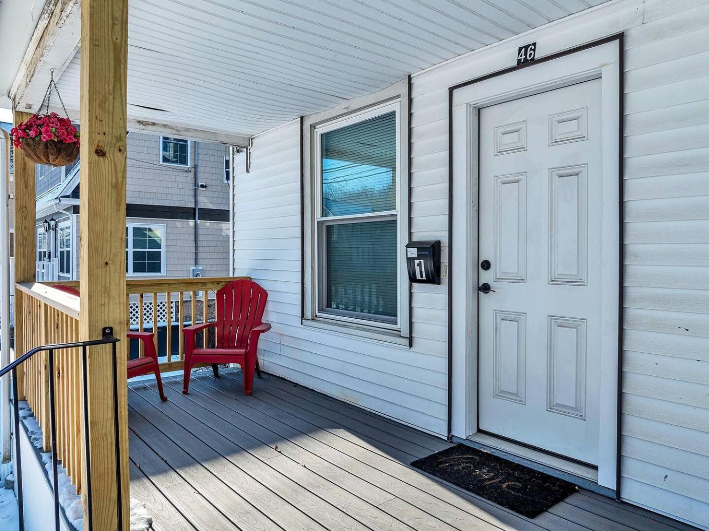 Welcome To Hat City Danbury, A Suburban Retreat Extérieur photo
