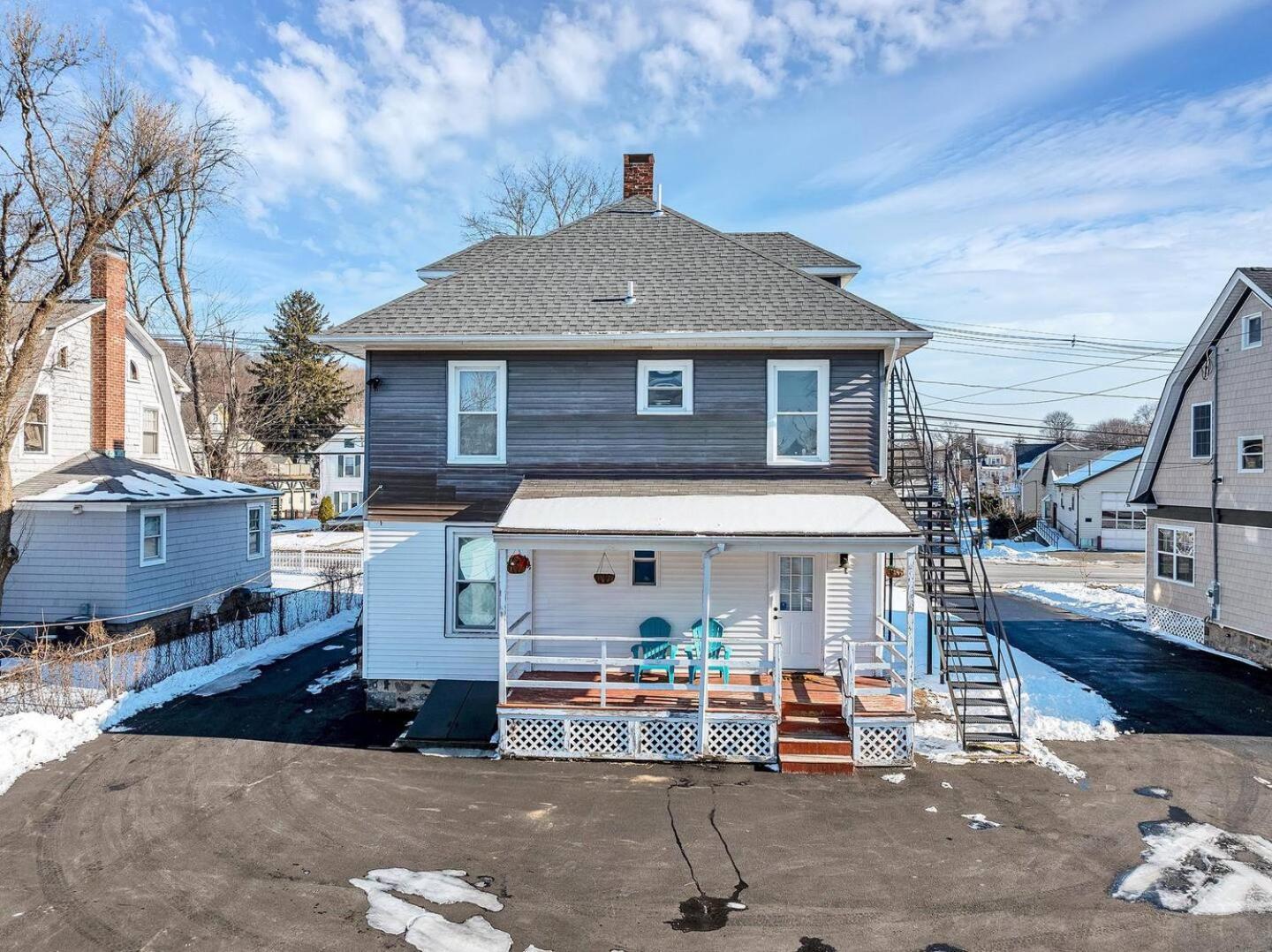 Welcome To Hat City Danbury, A Suburban Retreat Extérieur photo