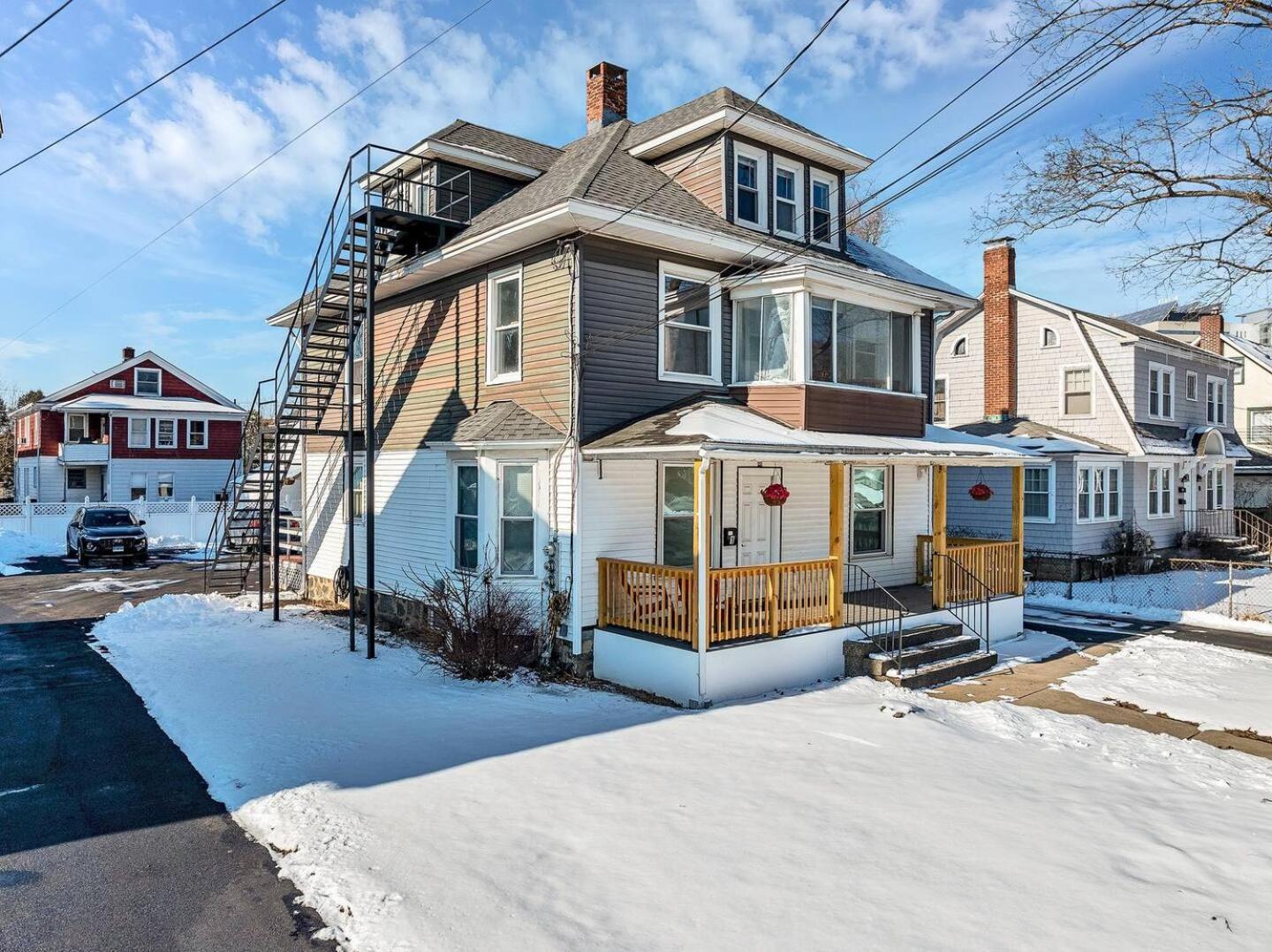 Welcome To Hat City Danbury, A Suburban Retreat Extérieur photo